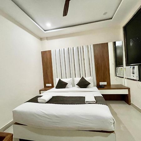 Hotel Shree Radha Krishna Benares Buitenkant foto