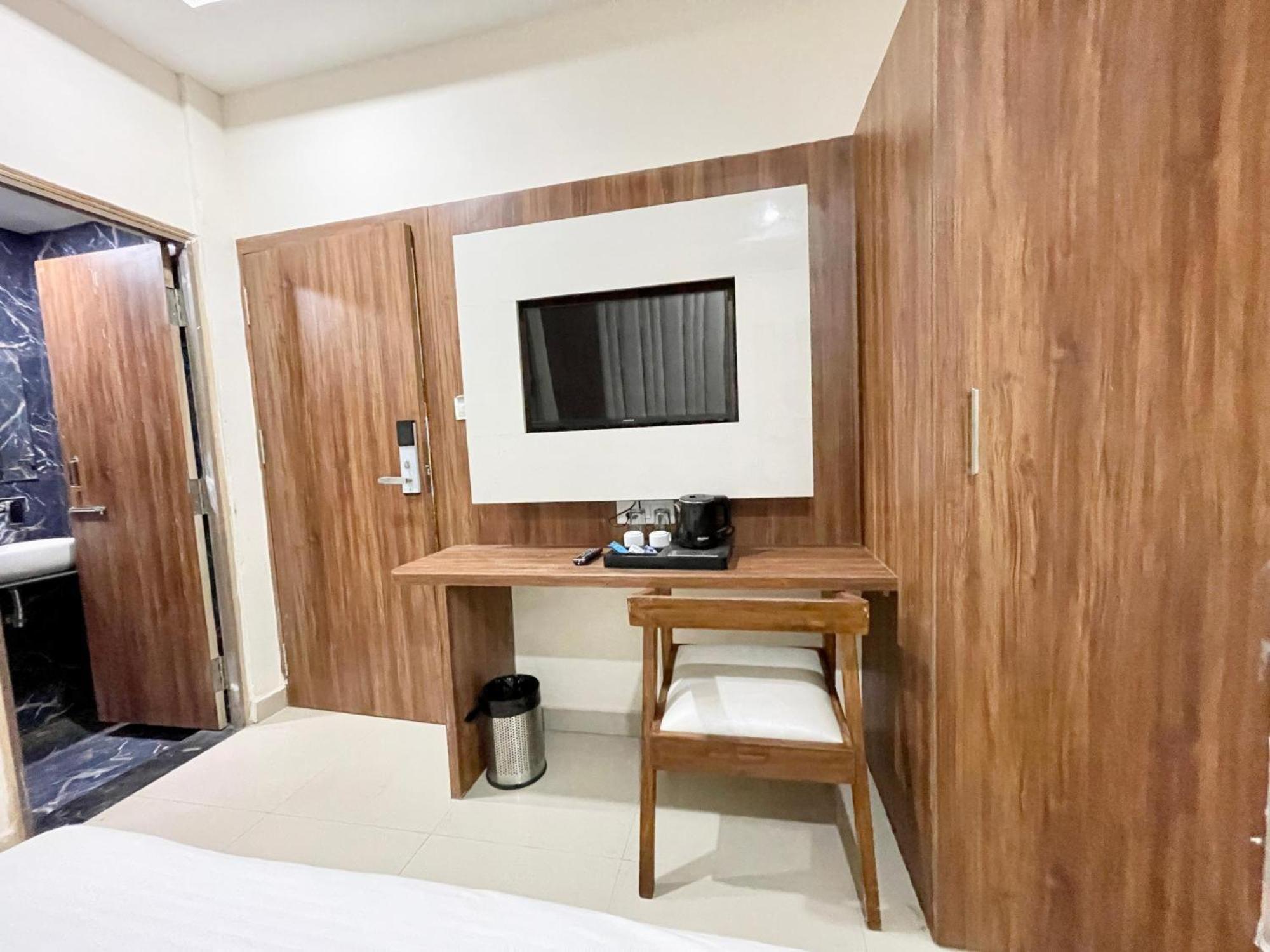 Hotel Shree Radha Krishna Benares Buitenkant foto