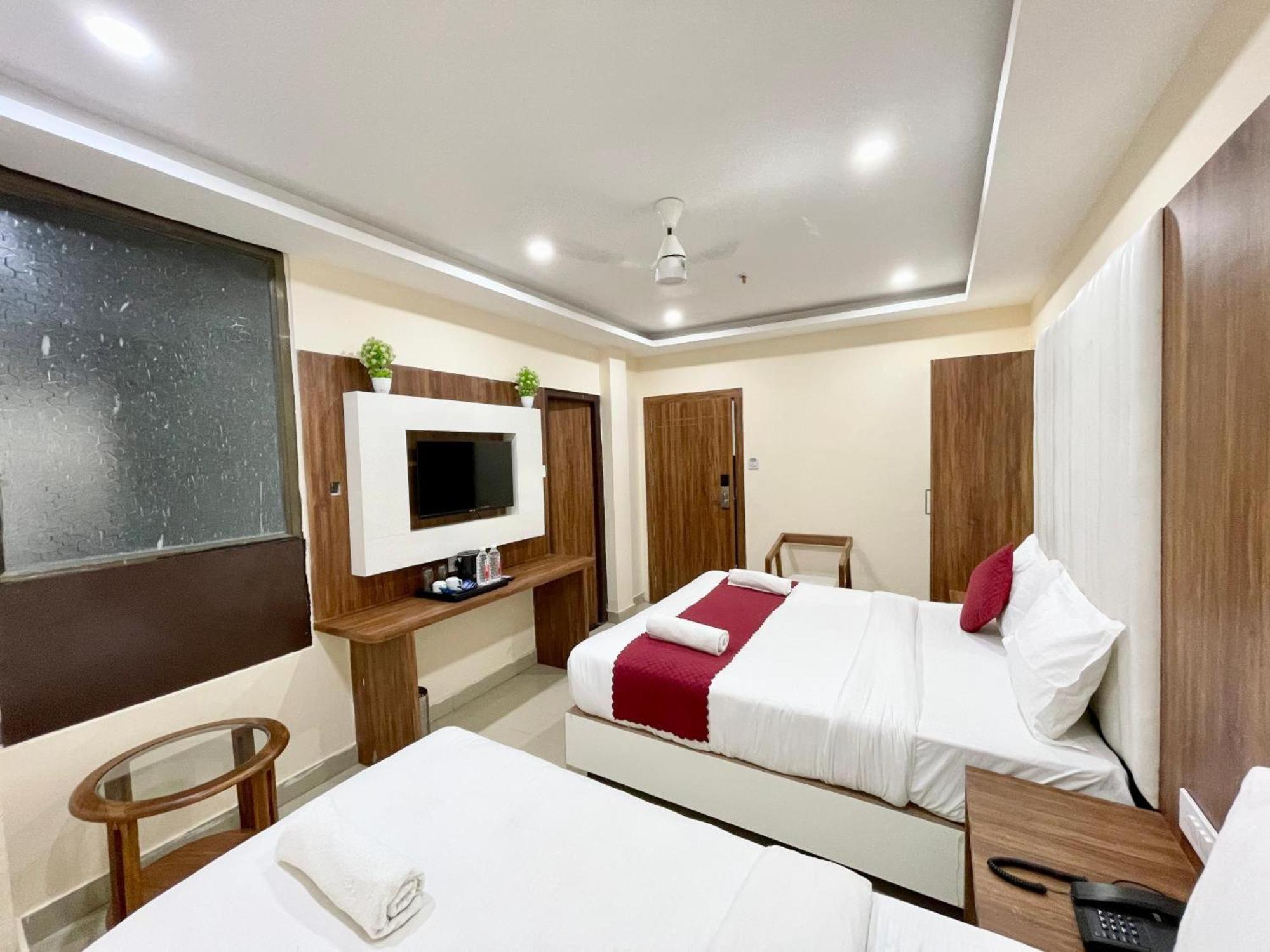 Hotel Shree Radha Krishna Benares Buitenkant foto