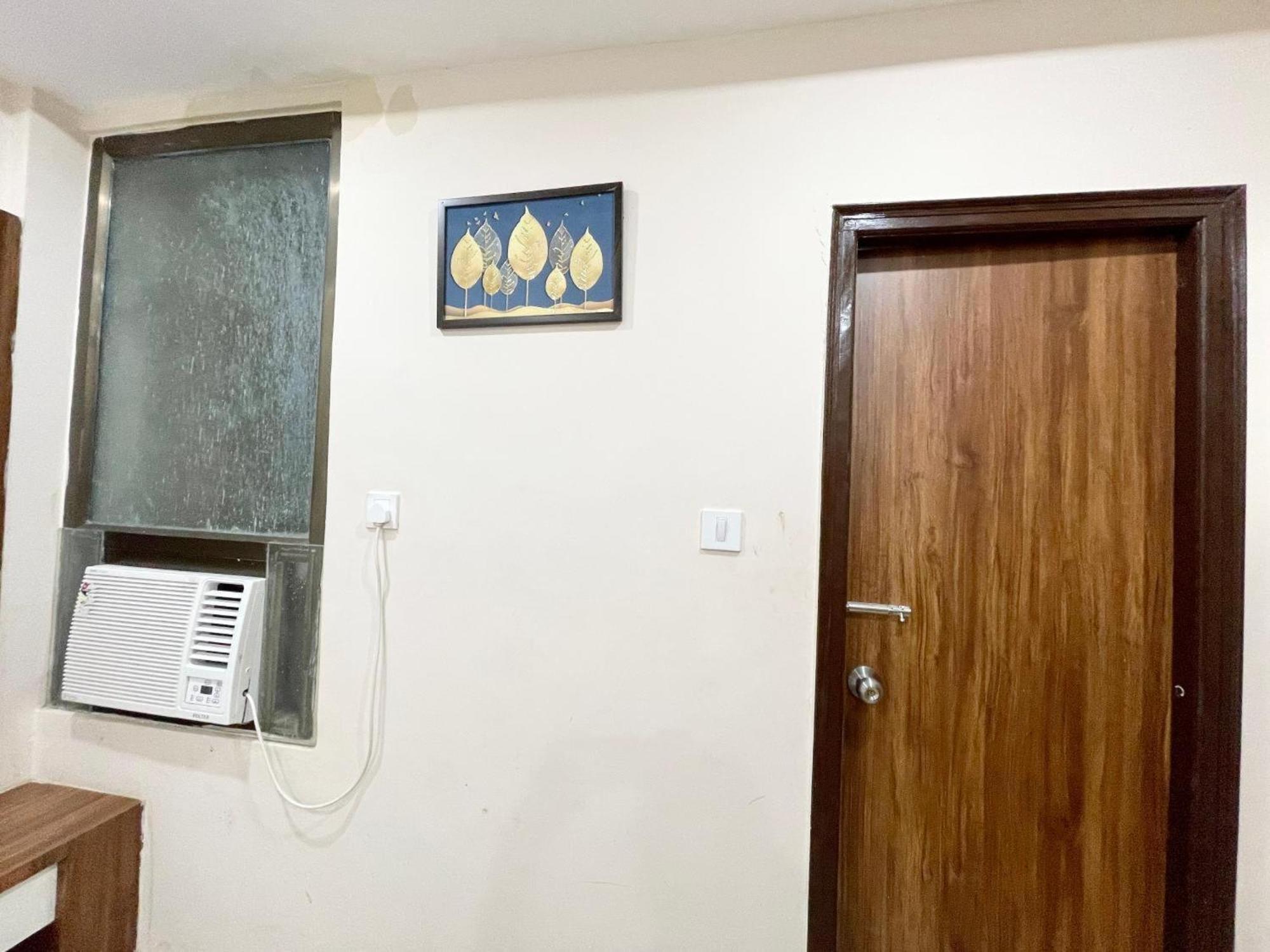 Hotel Shree Radha Krishna Benares Buitenkant foto